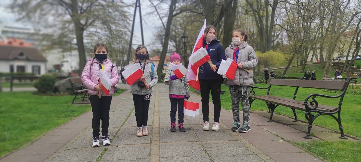 Galeria zdjęć: Dzień Flagi RP w Międzyzdrojach. Link otwiera powiększoną wersję zdjęcia.